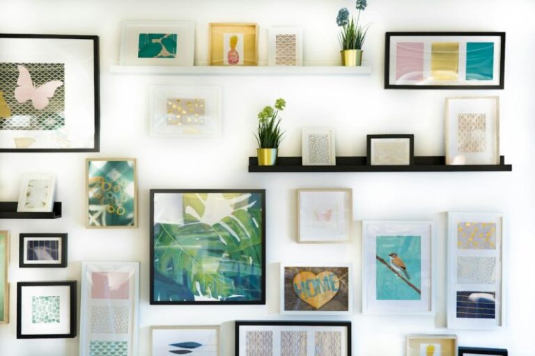 How to Use Wall Art to Create a Warm Atmosphere